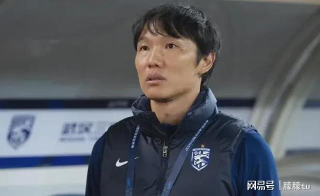 转！武汉三镇绝境爆发逃离降级区瓦力棋牌43秒闪电破门后惊天逆(图2)