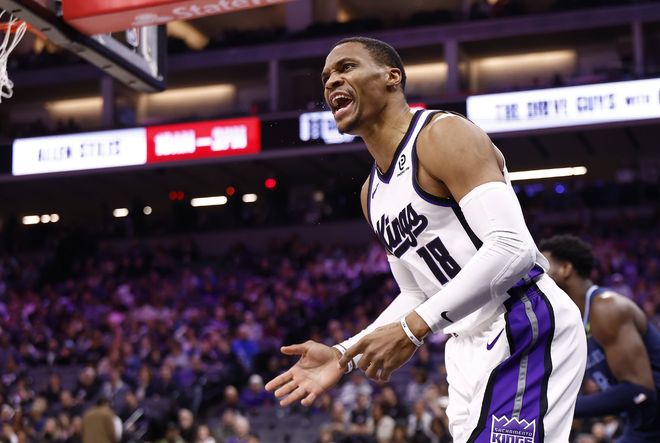 助超越魔术师国王险胜独行侠获关键胜利瓦力棋牌游戏威少里程碑之夜21+9(图2)